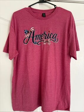 America Graphic T-Shirt in Heather Red